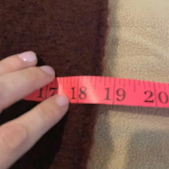 NWT Burgundy Boxy V Neck Sweater 🤍 - Picture 9 of 9